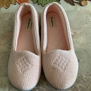 NWOT DEARFOAMS Pink Chenille Slippers 7-8